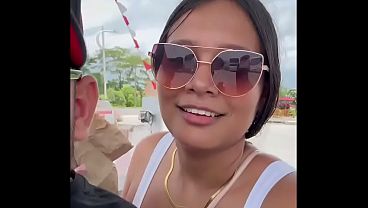 latina cachonda es follada en publico por su amante