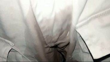 Pantalón orinado con pañal de tela y toquesito