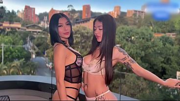 POV dreamed threesome with colombian babes!
