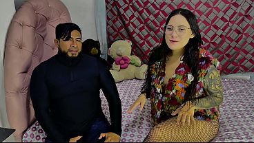 Coqueteó y engañó a su marido durante las vacaciones con un desconocido, pero es tan hermosa Kitty Dj colombiana