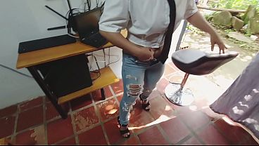PARTE FINAL amigo desempleado me está follando, no me deja en paz hasta que le chupe la polla y se corra en mi cara... que rico