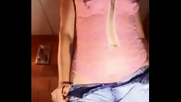 Madura bañándose se masturba se viene y se chorrea
