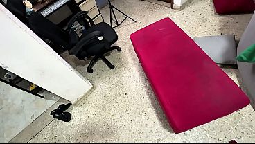 que gran trasero tiene mi hermosa vecina le doy todo el semen en la cara