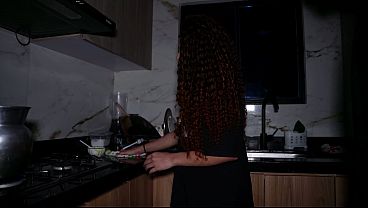Pareja amateur colombiana tiene un rapidin en la cocina