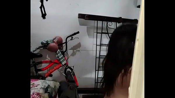 Madrastra milf madura latina es follada en el gimnasio