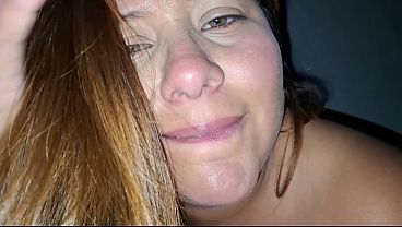 Close up BBW Latina plays with herself