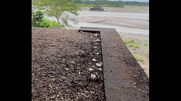 me encanta salir a la naturaleza para dejar mis fluidos, te gustaria encontrarme asi de frente? que me harias