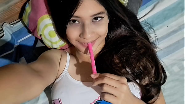 Niñera cachonda te hace correrte dos veces