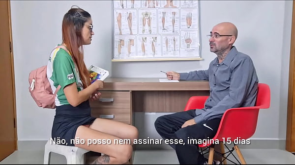 Aluna fodida pelo professor da faculdade dentro da diretoria!