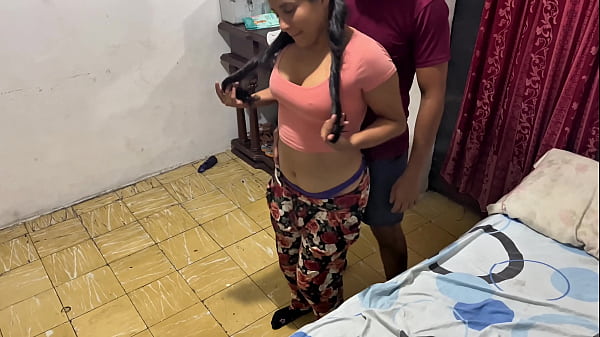 Me le regalo a mi amigo y me muestra su enorme pene ! para que le haga la mejor mamada de su vida hasta tragarme su leche